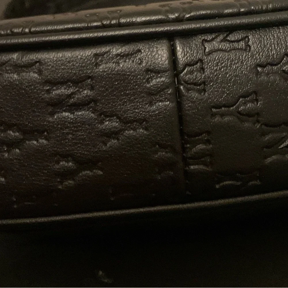 MLB Black NY Embossed Shoulder Bag - Picture 6 of 6